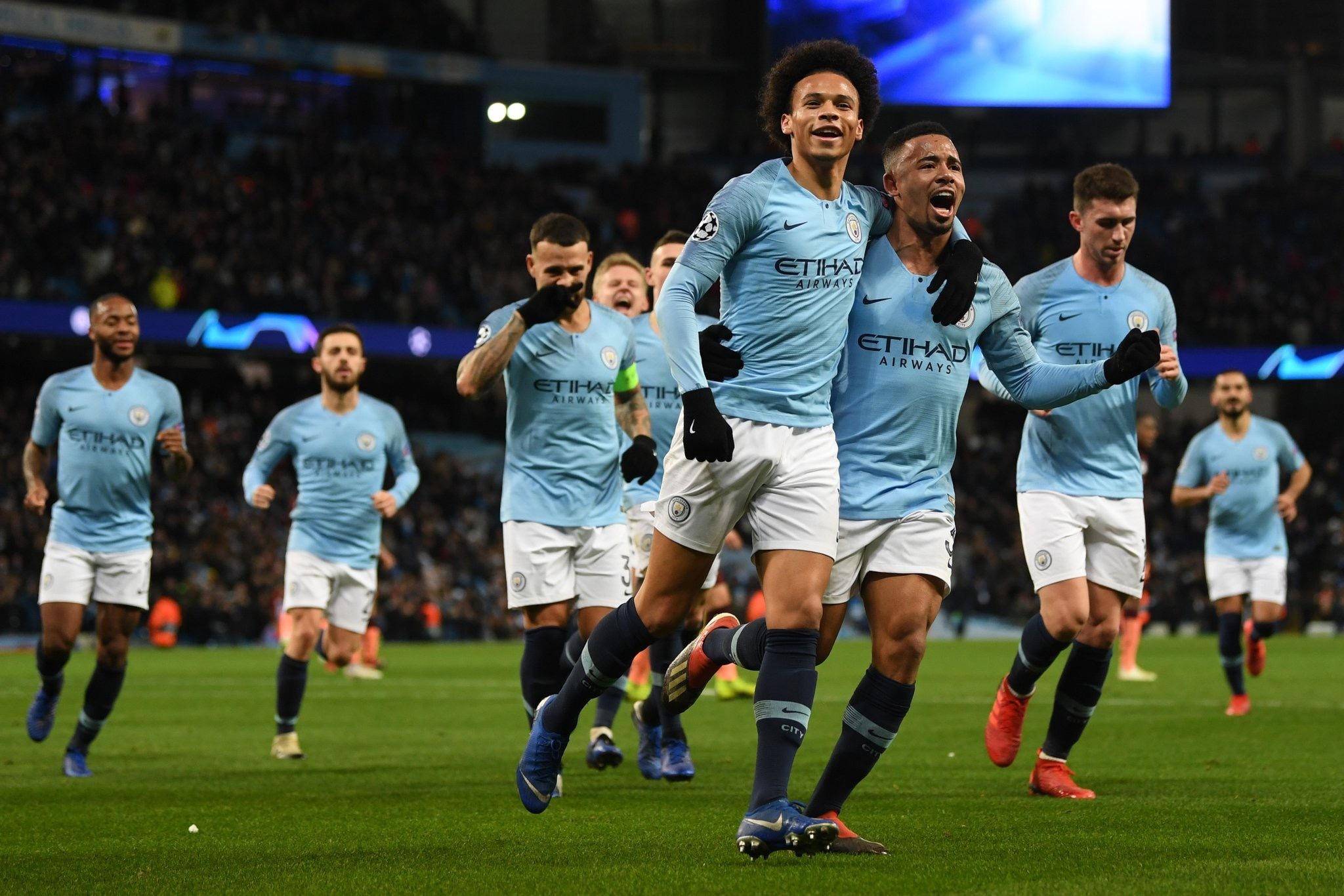 东道主站上 东道主站上