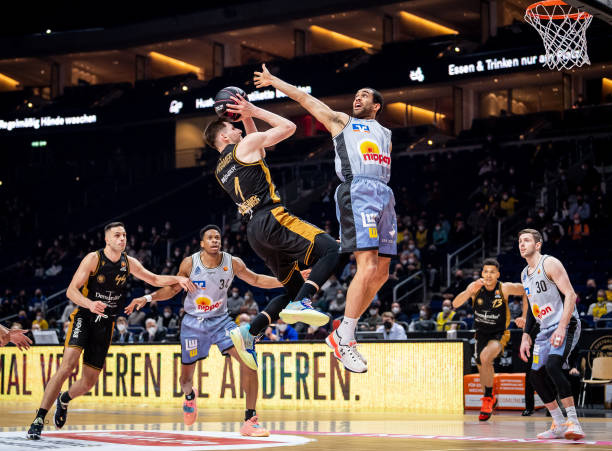 日本队不仅 日本队不仅