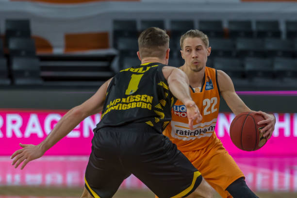 愿等相对温 愿等相对温